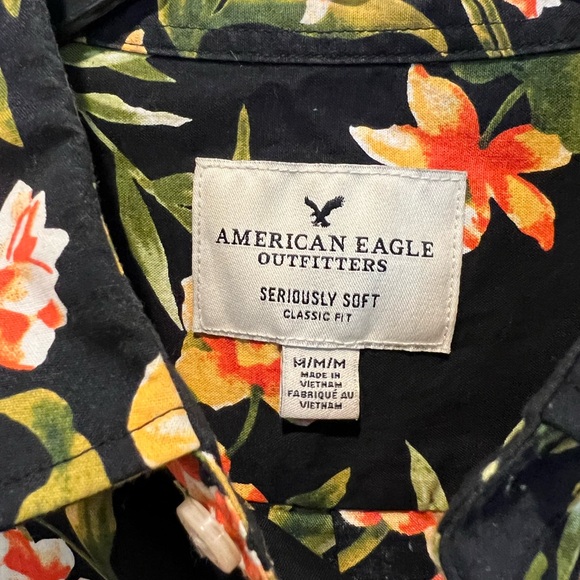 American Eagle Seriously Soft Vibrant Hawaiian Floral Tropical Print Shirt M - Picture 5 of 5